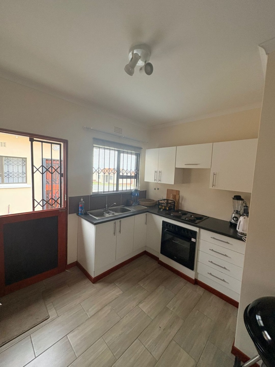 2 Bedroom Property for Sale in Cove Rock Eastern Cape